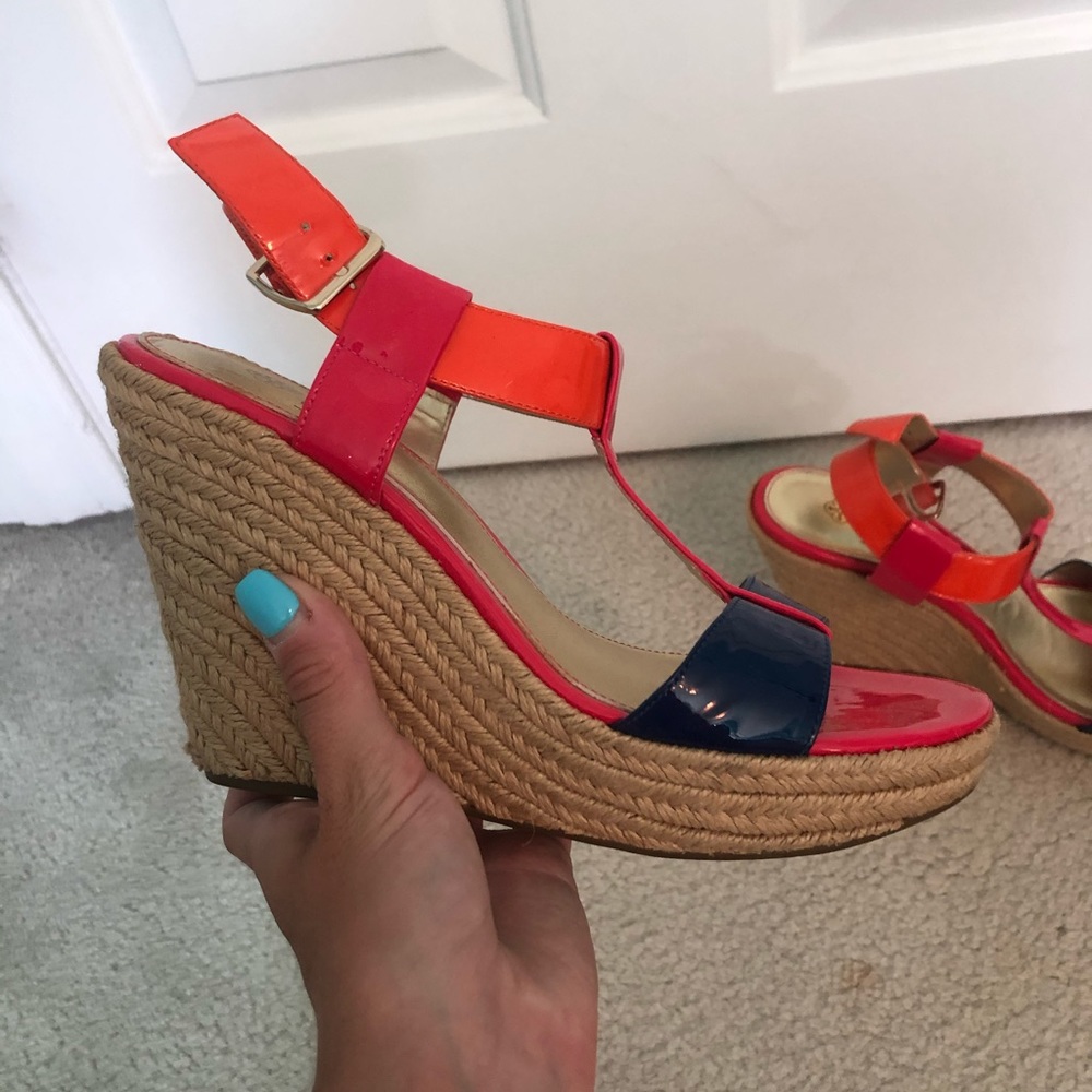 Isola patent olencia wedges